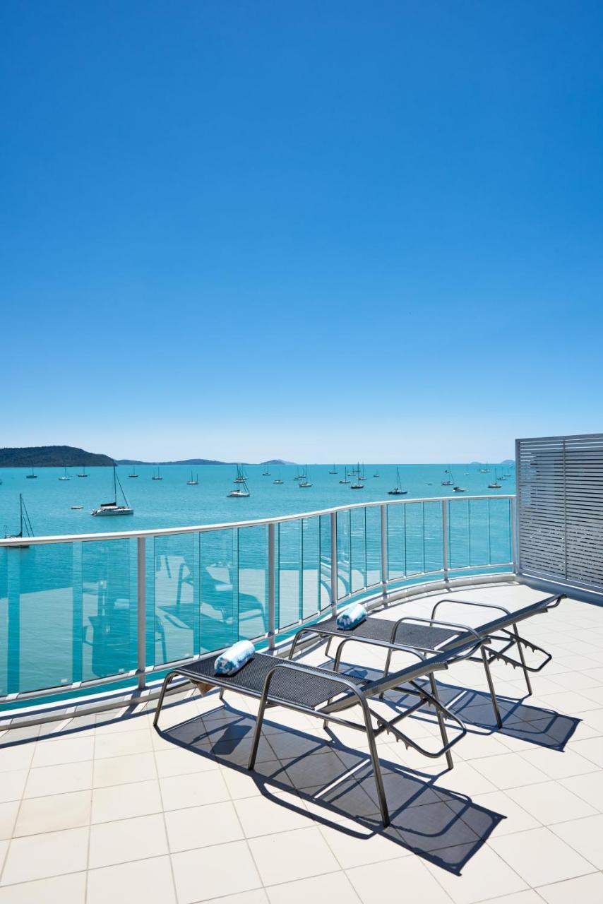 At Marina Shores Airlie Beach Extérieur photo View of the bay from the hotel